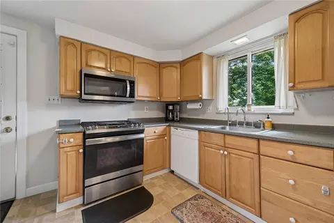 4746 Bert Dr, Monroeville, PA 15146 photo 13