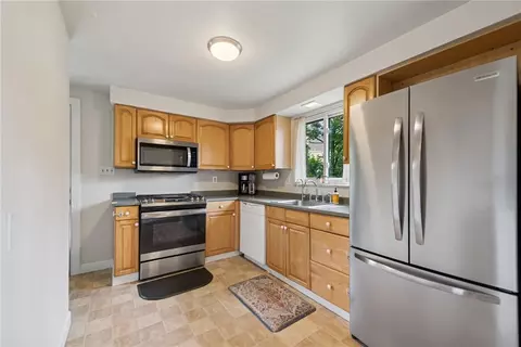 4746 Bert Dr, Monroeville, PA 15146 photo 11