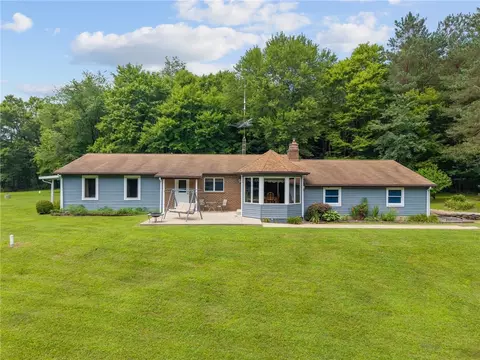 282 Oak Hll Rd, Shelocta, PA 15774