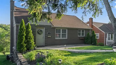 172 Orchard Dr, Pleasant Hills, PA 15236