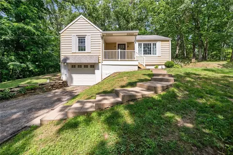 516 Shenango Rd, Beaver Falls, PA 15010