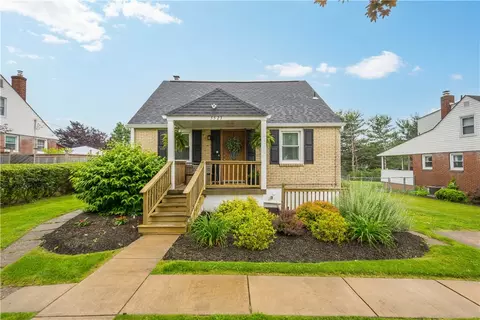 5523 Keenan Dr, Pittsburgh, PA 15236