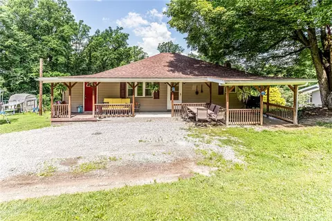 132 Spaugy Hollow Rd, Connellsville, PA 15425