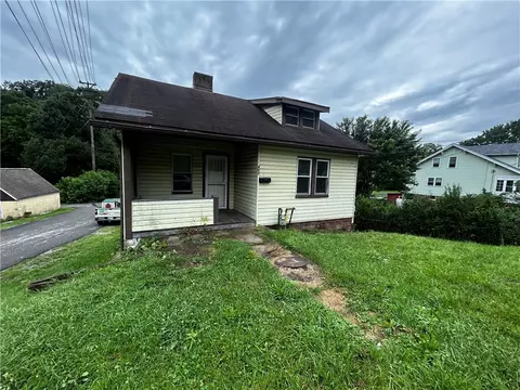 401 N Main St, Houston, PA 15342