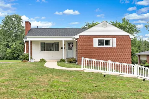118 Manchester Dr, Irwin, PA 15642