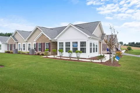 1082 Forest Oaks Dr, Butler, PA 16001
