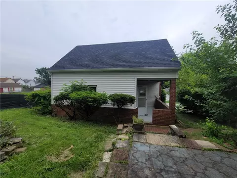 424 Desota St, East Mc Keesport, PA 15035