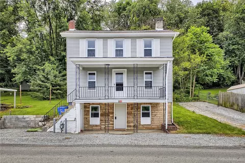 881 Main St, Irwin, PA 15642