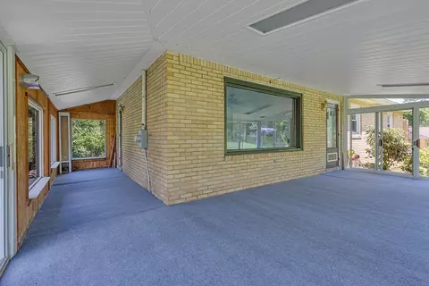 Exterior - 105 Eakin Dr, Beaver, PA 15009 photo 3 of 5