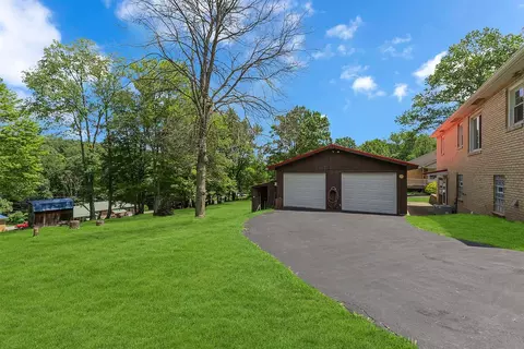 Exterior - 105 Eakin Dr, Beaver, PA 15009 photo 5 of 5