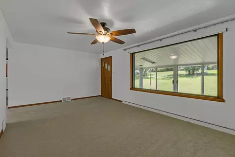 Living - 105 Eakin Dr, Beaver, PA 15009 photo 2 of 4