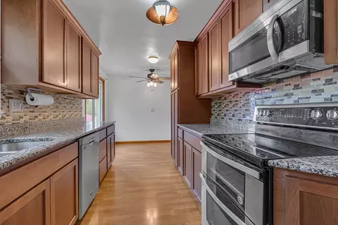 Kitchen - 105 Eakin Dr, Beaver, PA 15009 photo 2 of 5