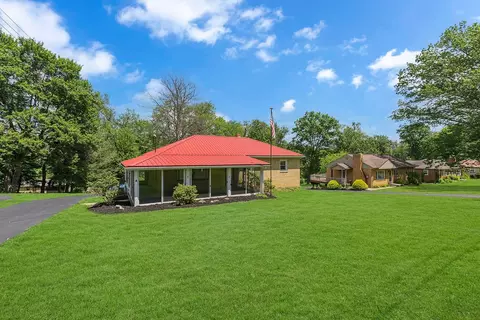 Exterior - 105 Eakin Dr, Beaver, PA 15009 photo 2 of 5