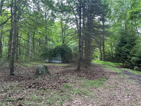 807 Branchton Rd, Boyers, PA 16020