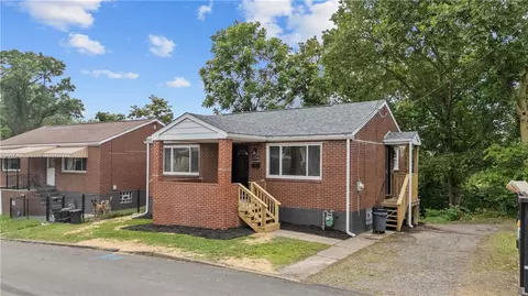 2714 Kansas St, Mckeesport, PA 15132