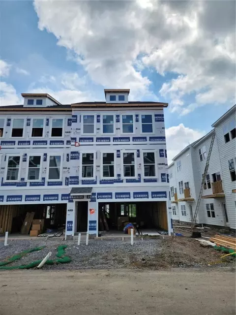 9719 Hopkins #12, Wexford, PA 15090