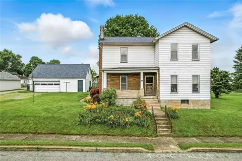 61 S 10th St, Sharpsville, PA 16150