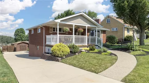 1916 Worcester Dr, Pittsburgh, PA 15243