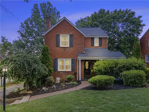 4616 W Barlind Dr, Pittsburgh, PA 15227