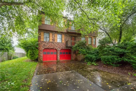 3517 Countrywood Dr, Allison Park, PA 15101