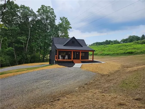 120 Spring Run Rd, Butler, PA 16001