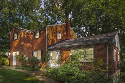 624 Orchard Hill Dr, Pittsburgh, PA 15238