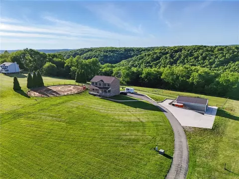 3405 Grandview Rd, Ellwood City, PA 16117