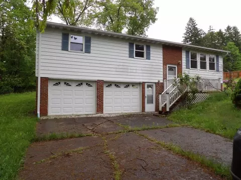 319 Robin Dr, Franklin, PA 16323