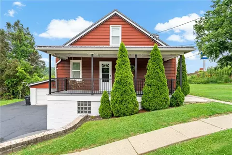 90 S Thompson Ln, Irwin, PA 15642