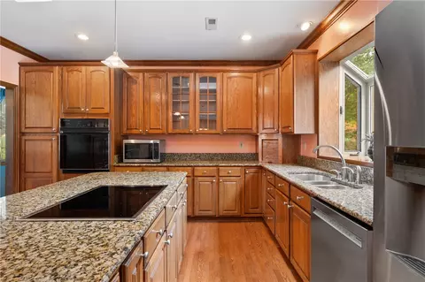 Kitchen - 4 Hawthorne Ln, Irwin, PA 15642 photo 1 of 4