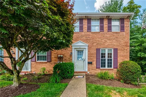 613 Newton Sq, Coraopolis, PA 15108