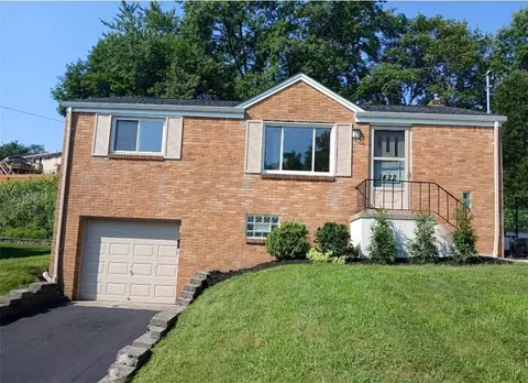 1422 Oak Dr, Pittsburgh, PA 15234