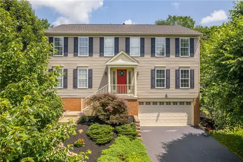 7075 Highland Creek Dr, Bridgeville, PA 15017