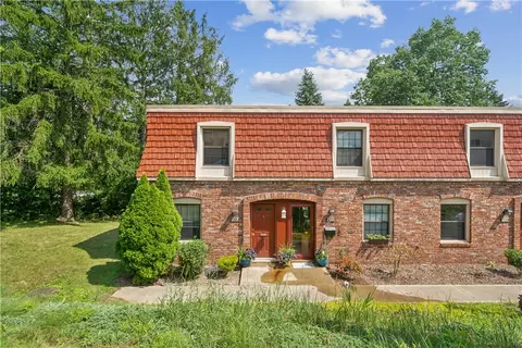 733 Pennsbury Blvd, Pittsburgh, PA 15205