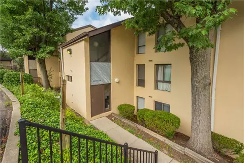 2034 Swallow Hill Rd #419, Pittsburgh, PA 15220