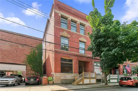 423 Lockhart St, Pittsburgh, PA 15212