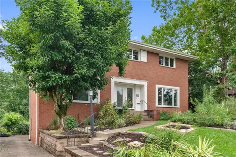 133 Hartwood Dr, Pittsburgh, PA 15208