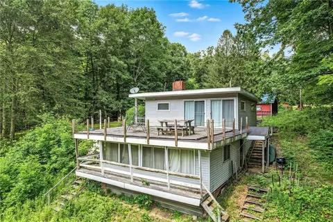 3067 N 3rd Street Ext, Jamestown, PA 16134