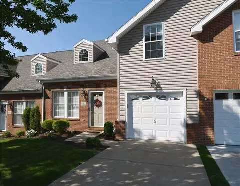 1065 Duncan Ln, Pittsburgh, PA 15236