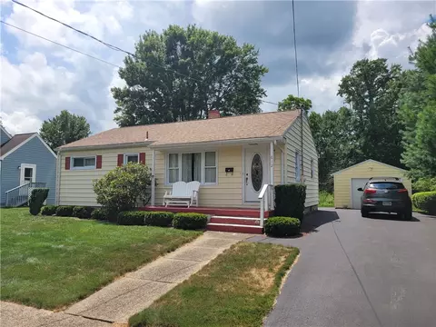 612 Elmwood Ave, Grove City, PA 16127