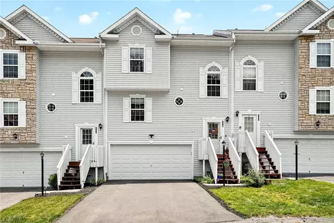 118 Cathedral Ct, Carnegie, PA 15106