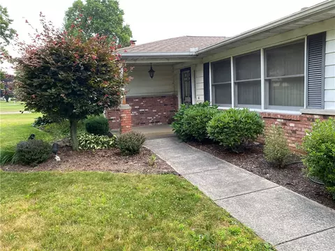 39 Hogue Rd, West Middlesex, PA 16159