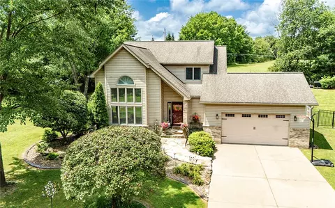652 Cheyenne Trl, Mercer, PA 16137