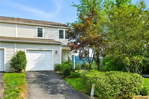 1206 Carla Dr, Pittsburgh, PA 15238