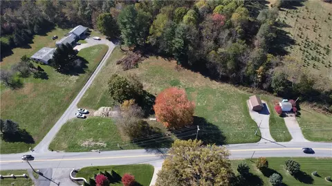 418 Myoma Rd, Mars, PA 16046