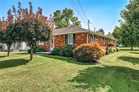 585 S 8th St, Sharpsville, PA 16150