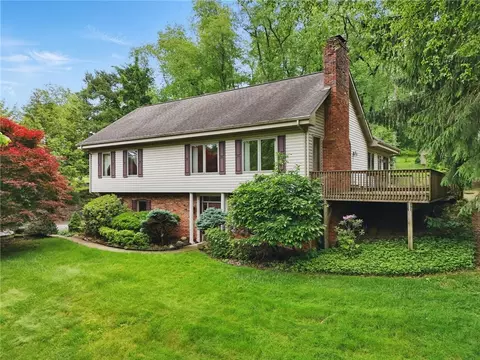 120 Canterbury Ln, Mcmurray, PA 15317