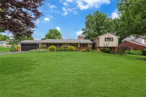 101 Appletree Dr, Beaver, PA 15009