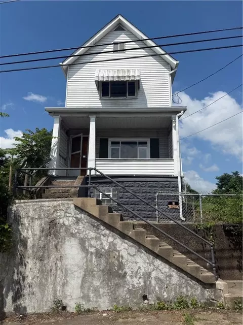 965 Leeds, Monessen, PA 15062