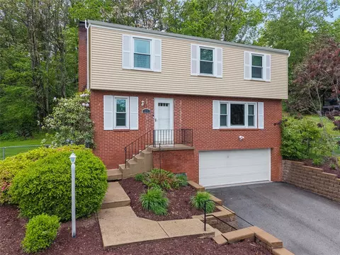 215 Edgewood Dr, Canonsburg, PA 15317